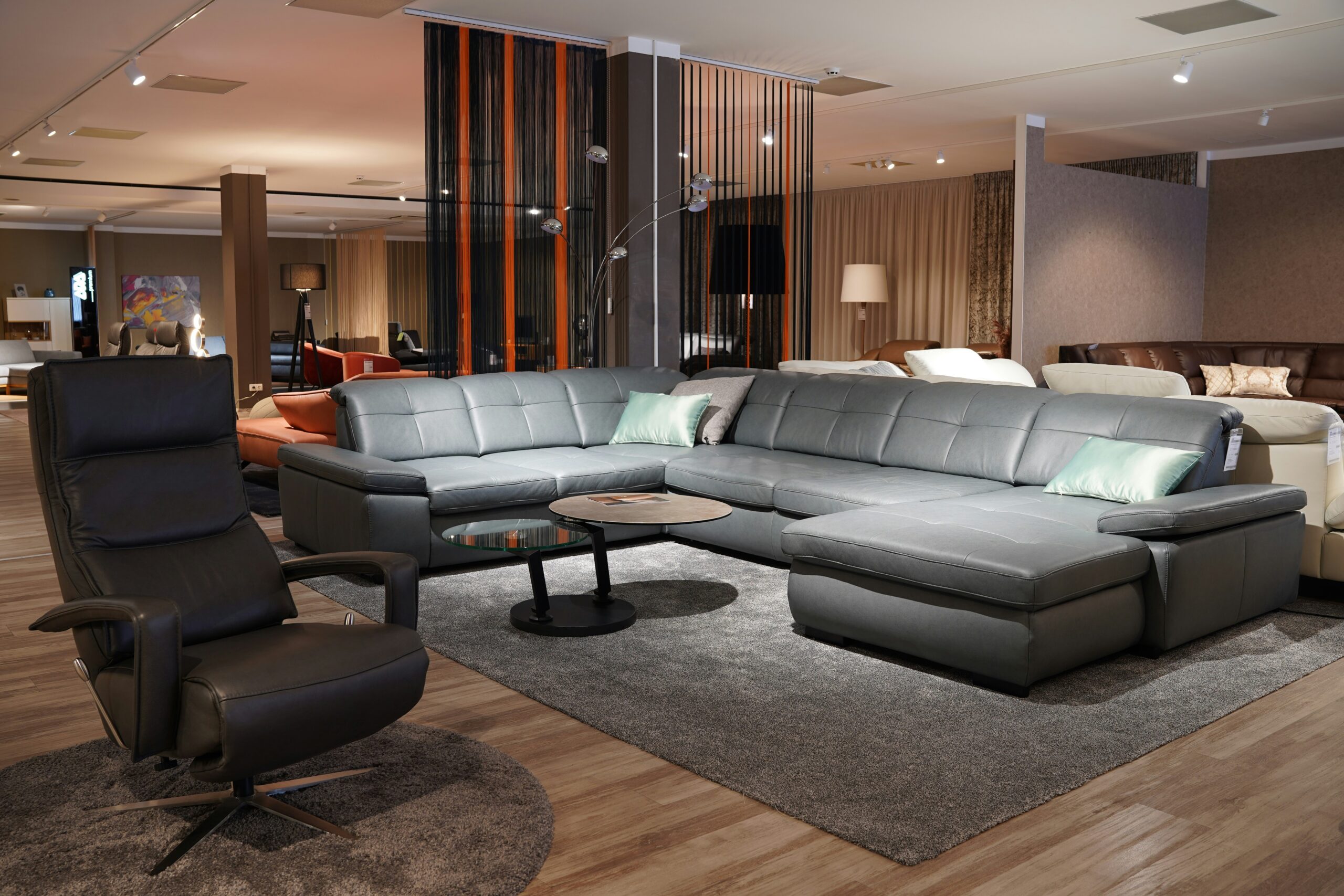 Perché visitare uno showroom prima di scegliere pavimenti e rivestimenti